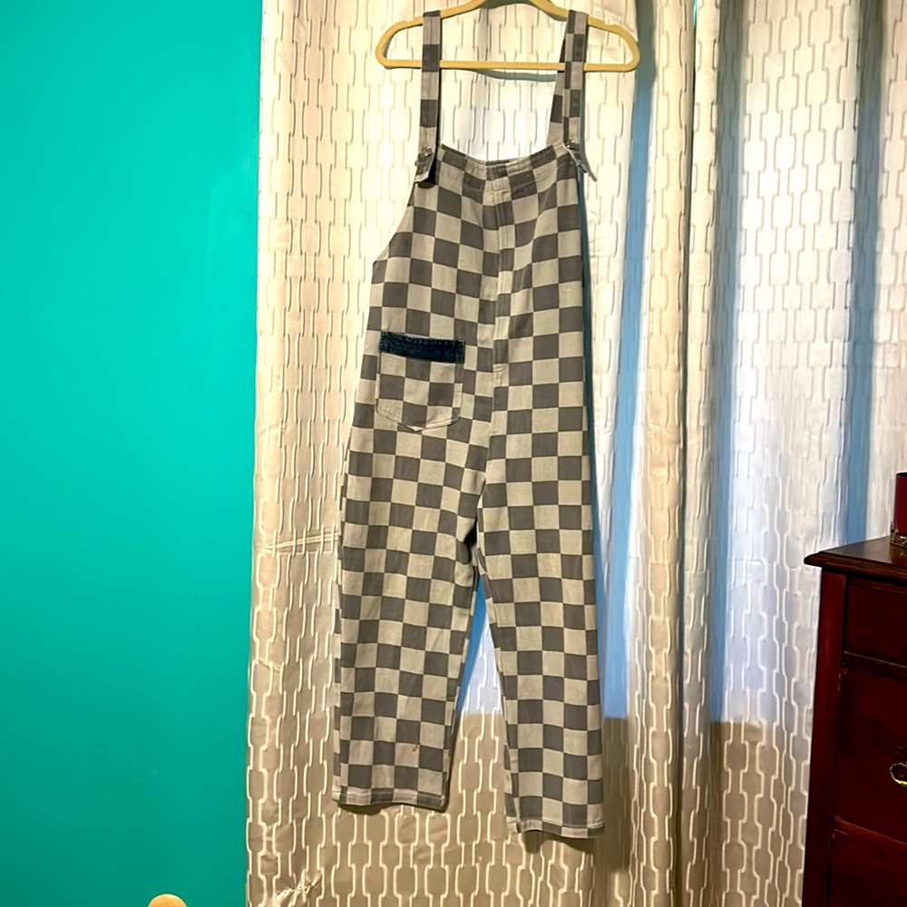 Checkered bibs. Size large.